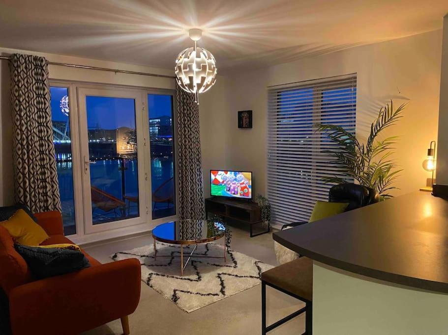 Luxury 2 Bedroom Waterfront Apartment With Balcony Newport  Esterno foto