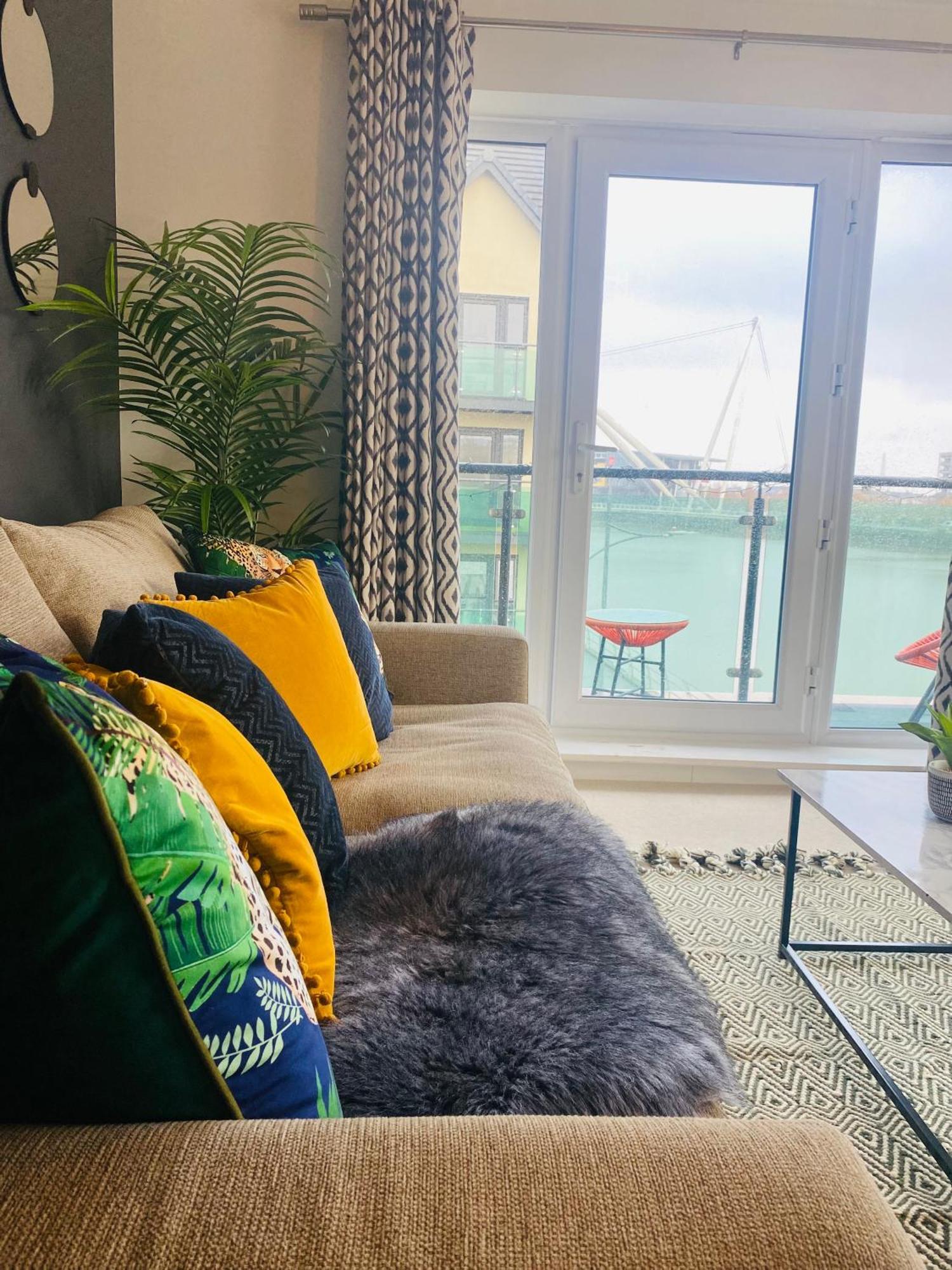 Luxury 2 Bedroom Waterfront Apartment With Balcony Newport  Esterno foto